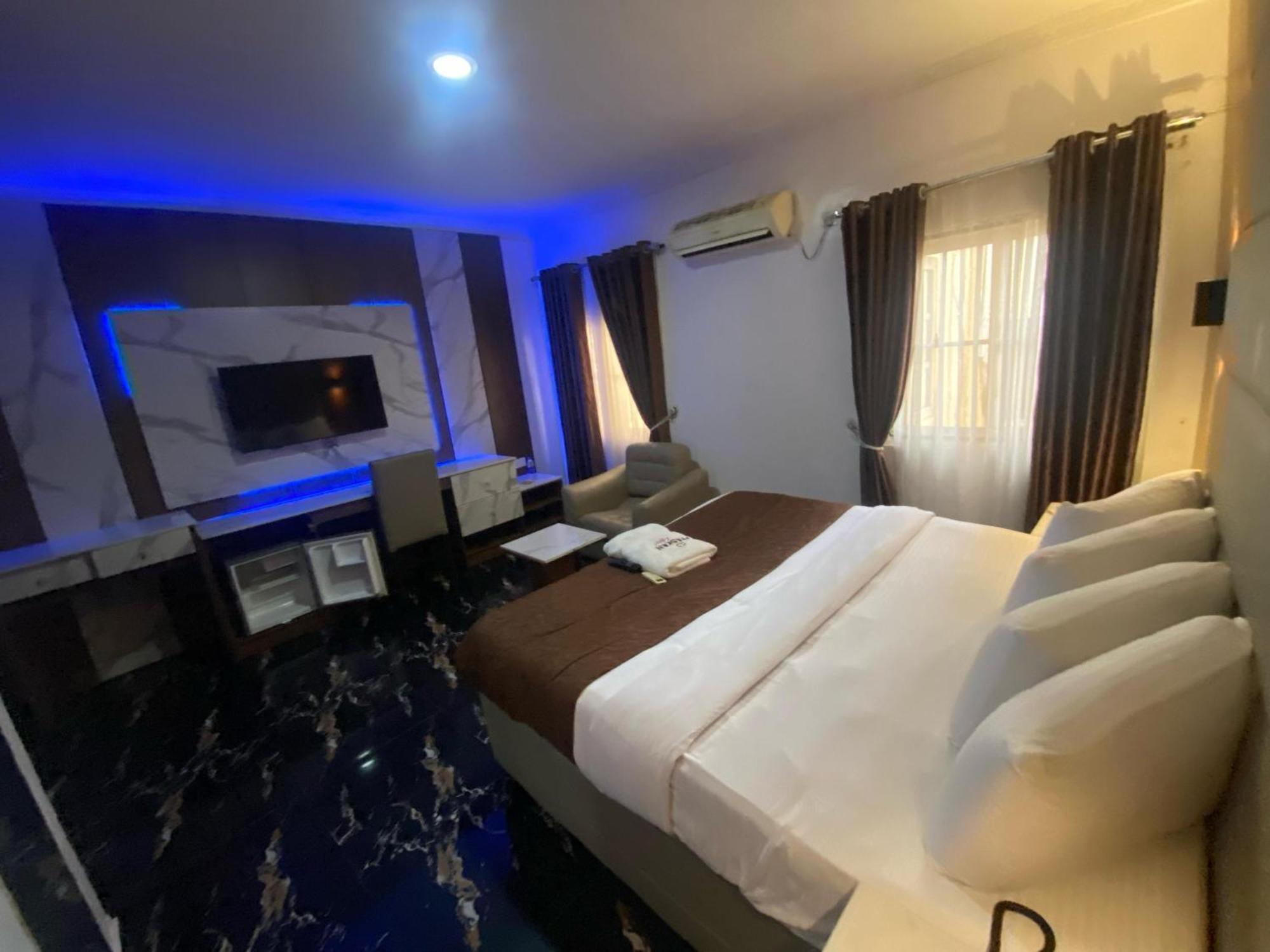 Presken Hotels, Opebi - Castle Lagos Exterior photo