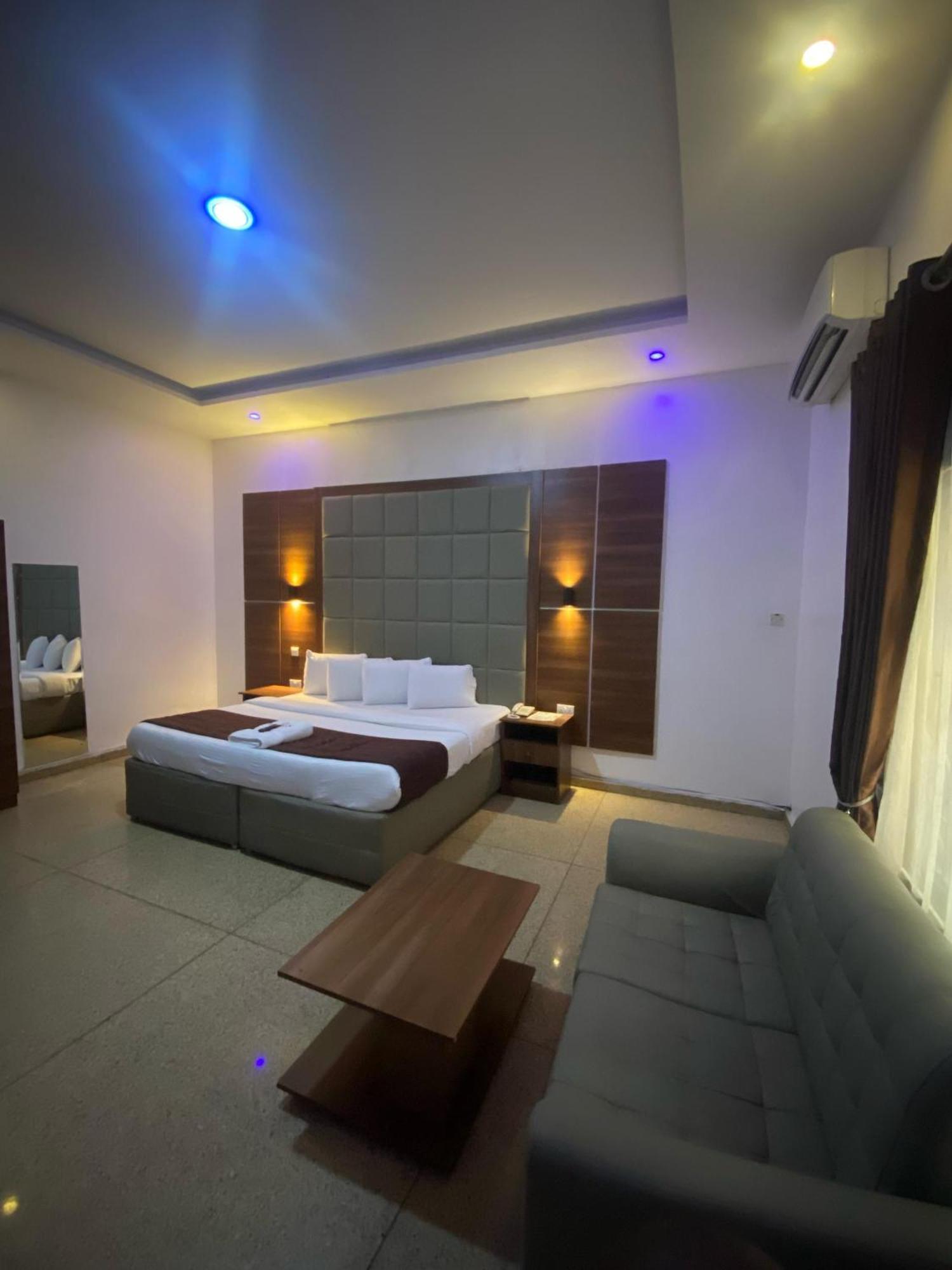 Presken Hotels, Opebi - Castle Lagos Exterior photo